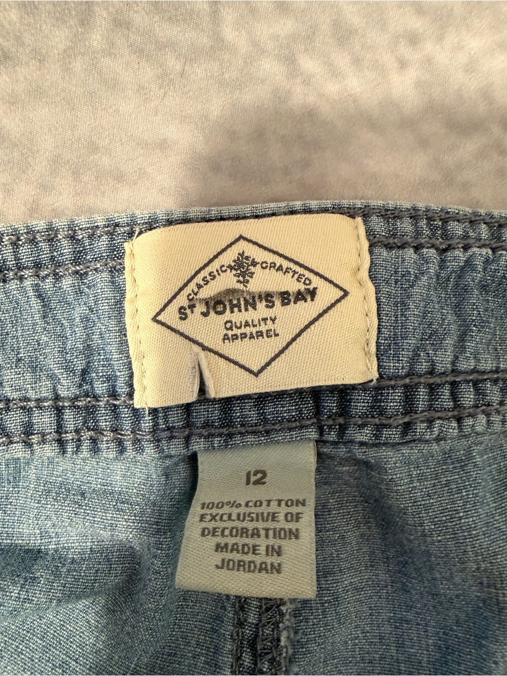 St. John’s Bay Embroidered Chambray Bermuda Shorts Women’s Size 12 Floral - Picture 7 of 9